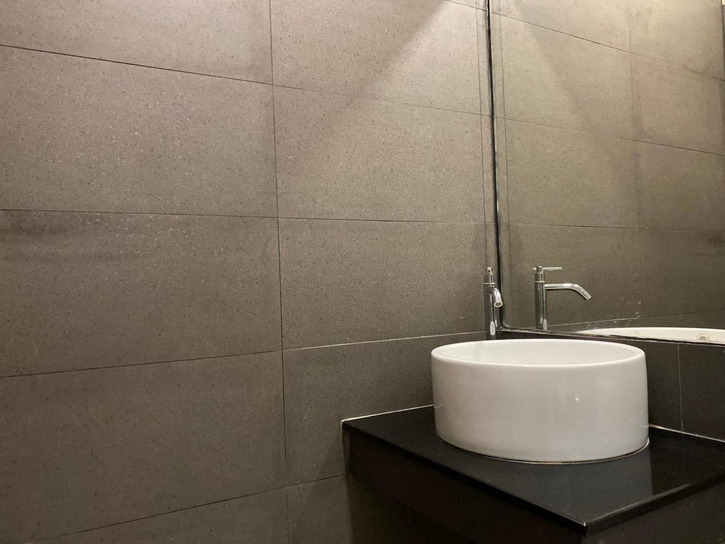 Tara Park Resotel Rangsit Экстерьер фото